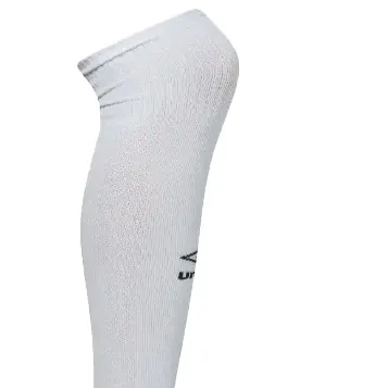 Vista lateral do meião infantil Umbro Diamond branco mostrando textura e logo